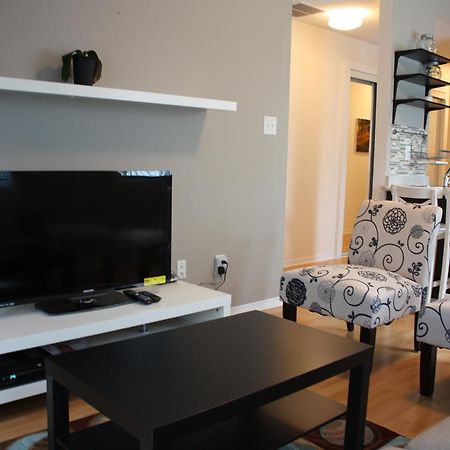 Accurate Plus Furnished Apartment- Brickstone Mews Mississauga Ruang foto