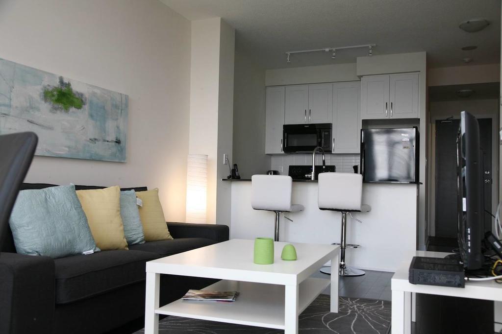 Accurate Plus Furnished Apartment- Brickstone Mews Mississauga Ruang foto