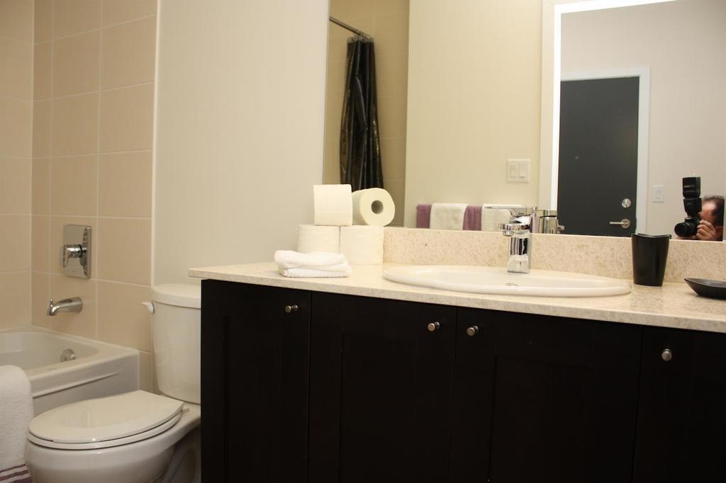 Accurate Plus Furnished Apartment- Brickstone Mews Mississauga Ruang foto