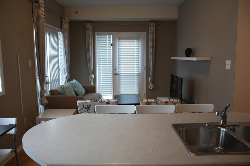 Accurate Plus Furnished Apartment- Brickstone Mews Mississauga Ruang foto